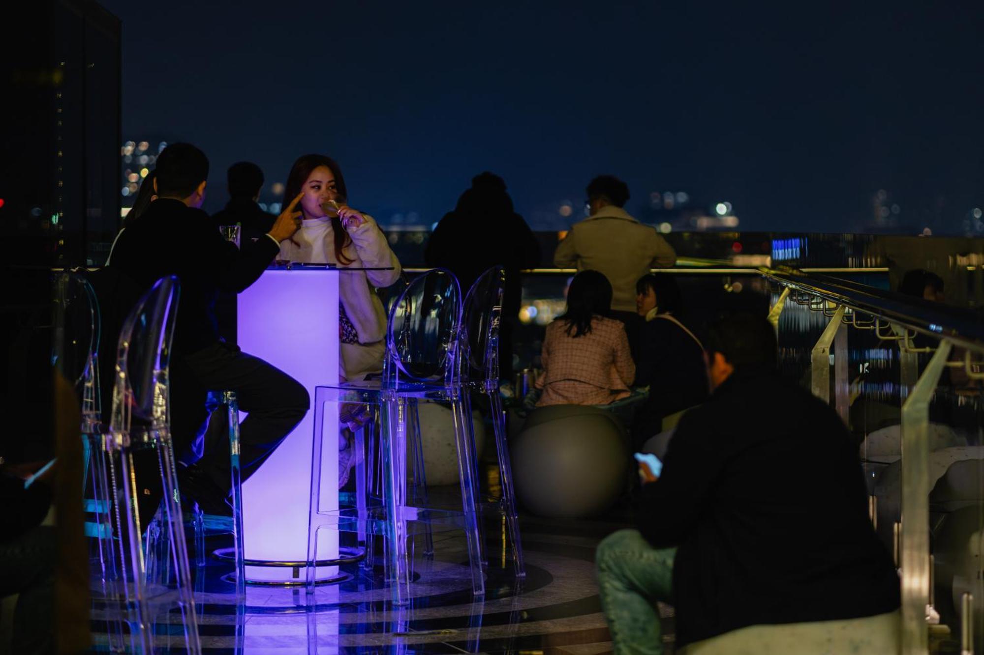 May De Ville Lakeside Hotel Hanoi Luaran gambar Sky bar at the Ritz-Carlton, Seoul