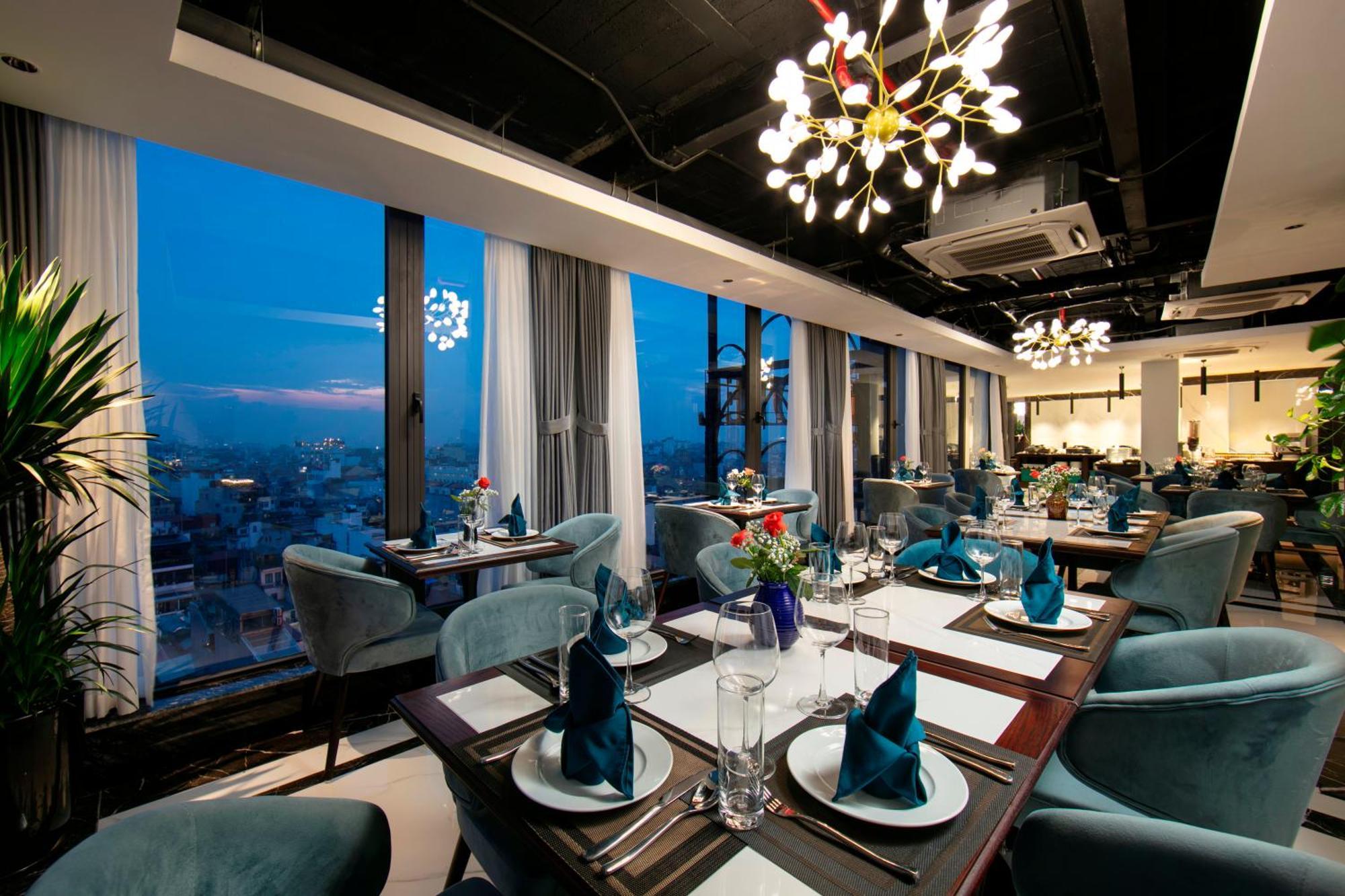 May De Ville Lakeside Hotel Hanoi Luaran gambar The 360 Restaurant
