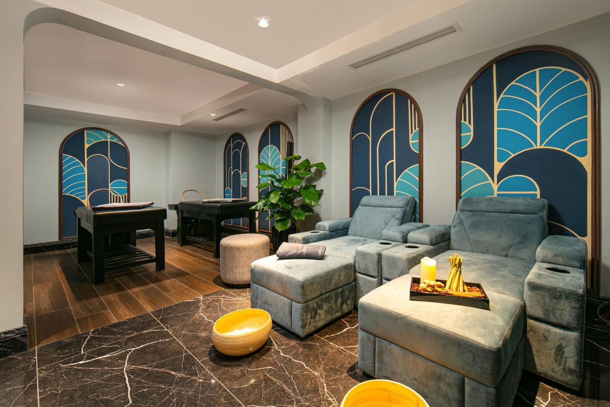 May De Ville Lakeside Hotel Hanoi Luaran gambar The Spa at The Park, New Delhi